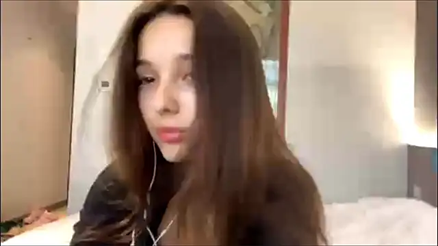 ZaidaKellner online show from October 29, 2025, 7:21 am