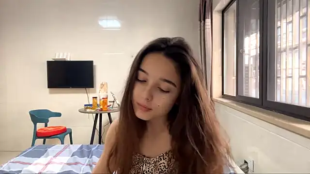 ZaidaKellner online show from November 25, 2025, 7:30 am