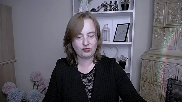 HelenFl online show from October 10, 2025, 6:45 am