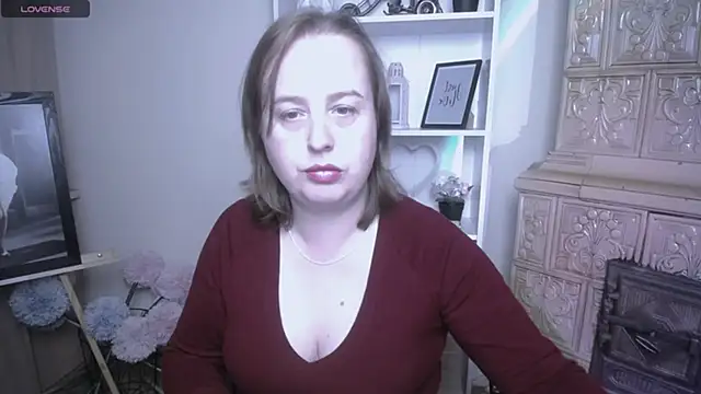 HelenFl online show from November 10, 2025, 7:51 am