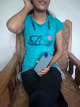Snapshot of School_girl_01 chatting on October 7, 2025, 4:31 am School girl 01 online show from October 7, 2025, 4:31 am