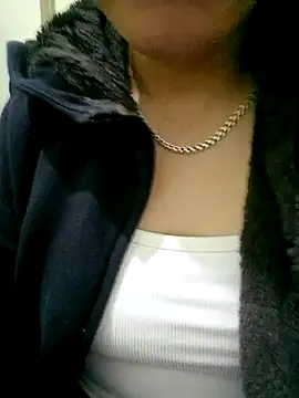 Snapshot of Ducky27021991 chatting on January 7, 2026, 2:03 am Ducky27021991 online show from January 7, 2026, 2:03 am