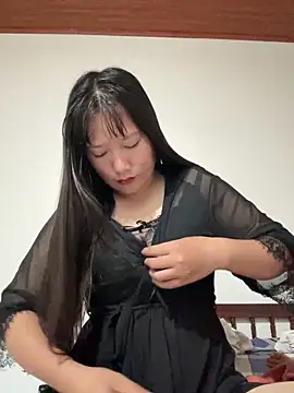 TrangNemo online show from October 22, 2025, 8:19 pm