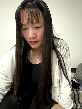 TrangNemo online show from October 28, 2025, 12:30 pm