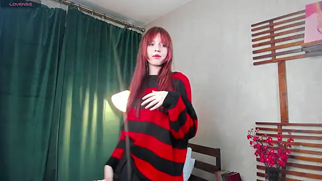 Snapshot of _LucyStars_ chatting on October 16, 2025, 1:23 pm LucyStars online show from October 16, 2025, 1:23 pm