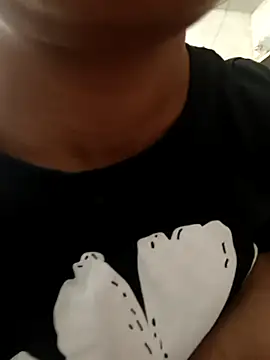 Snapshot of anshika0124 chatting on November 14, 2025, 5:17 am anshika0124 online show from November 14, 2025, 5:17 am