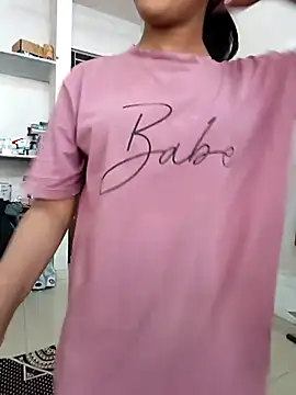 anshika0124 online show from December 15, 2025, 5:01 am