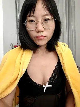 Snapshot of nini10052025 chatting on November 1, 2025, 7:38 pm nini10052025 online show from November 1, 2025, 7:38 pm