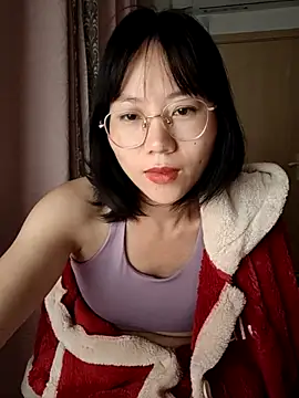 Snapshot of nini10052025 chatting on November 11, 2025, 1:44 pm nini10052025 online show from November 11, 2025, 1:44 pm