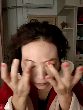 Snapshot of nini10052025 chatting on November 18, 2025, 4:22 pm nini10052025 online show from November 18, 2025, 4:22 pm