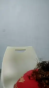 GlobeTrottieHottie1 online show from October 25, 2025, 9:06 am