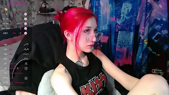 Snapshot of Dreamy_Red_Girl chatting on October 7, 2025, 5:43 pm Dreamy Red Girl online show from October 7, 2025, 5:43 pm