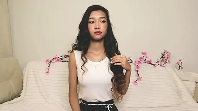 SelinaLukas online show from October 11, 2025, 4:05 pm