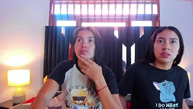 Snapshot of Sofy_and_Mia chatting on October 15, 2025, 12:05 pm Sofy and Mia online show from October 15, 2025, 12:05 pm