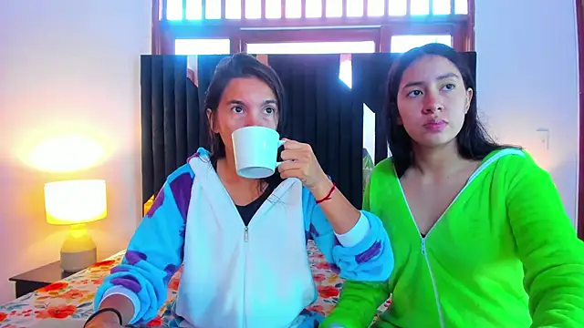 Snapshot of Sofy_and_Mia chatting on October 18, 2025, 12:50 pm Sofy and Mia online show from October 18, 2025, 12:50 pm