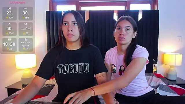 Snapshot of Sofy_and_Mia chatting on October 27, 2025, 12:31 pm Sofy and Mia online show from October 27, 2025, 12:31 pm