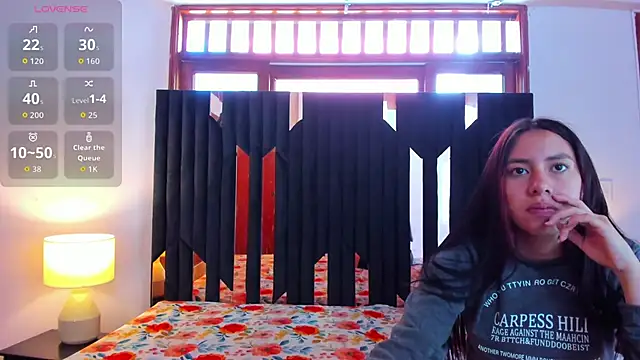 Snapshot of Sofy_and_Mia chatting on November 1, 2025, 12:51 pm Sofy and Mia online show from November 1, 2025, 12:51 pm