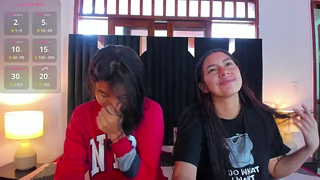 Snapshot of Sofy_and_Mia chatting on November 11, 2025, 12:16 pm Sofy and Mia online show from November 11, 2025, 12:16 pm