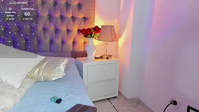 Snapshot of Emma_Saylor chatting on November 21, 2025, 4:49 pm Emma Saylor online show from November 21, 2025, 4:49 pm