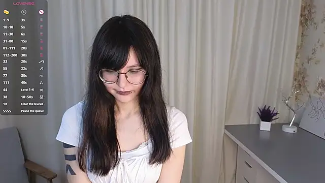 Snapshot of canuspireme chatting on October 6, 2025, 5:32 pm canuspireme online show from October 6, 2025, 5:32 pm