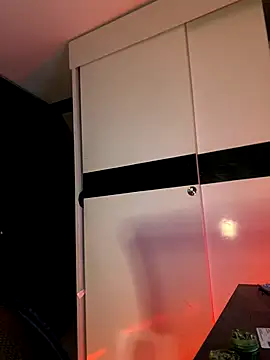 ErosDominant online show from November 14, 2025, 2:10 am