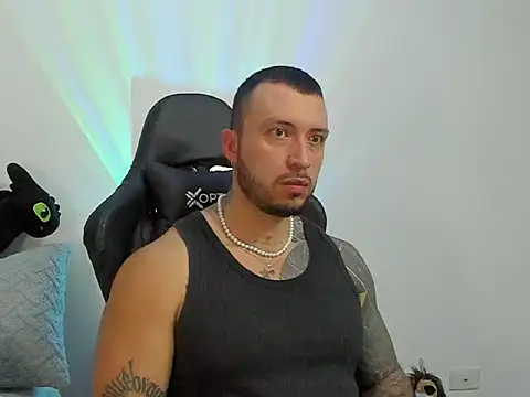 Snapshot of Dave-Max01 chatting on October 24, 2025, 10:00 am Dave-Max01 online show from October 24, 2025, 10:00 am