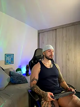 Snapshot of Dave-Max01 chatting on November 11, 2025, 1:49 am Dave-Max01 online show from November 11, 2025, 1:49 am