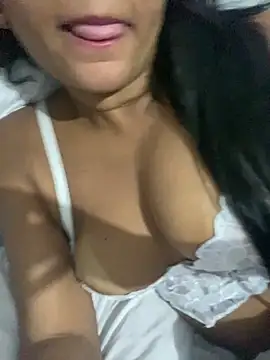 Brunamorenago online show from May 27, 2026, 9:56 pm