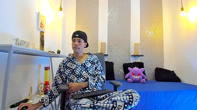 JacobBlackwell  online show from November 3, 2025, 7:26 pm