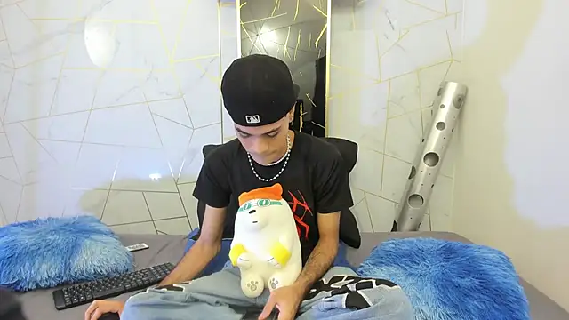 JacobBlackwell  online show from December 19, 2025, 7:21 pm