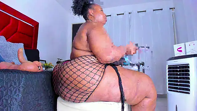 Snapshot of Bigasshott_ chatting on April 11, 2026, 8:02 pm Bigasshott online show from April 11, 2026, 8:02 pm