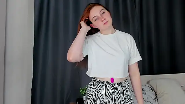 KellyeOun online show from October 31, 2025, 1:28 am