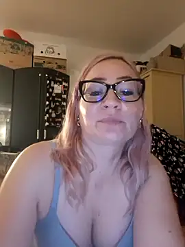 Snapshot of vivonivo chatting on October 15, 2025, 8:09 pm vivonivo online show from October 15, 2025, 8:09 pm