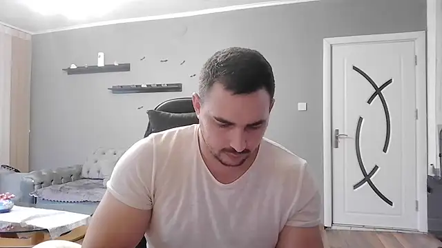 Snapshot of mastermute chatting on November 9, 2025, 2:37 pm mastermute online show from November 9, 2025, 2:37 pm