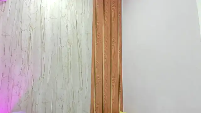 Snapshot of luisabecker_ chatting on November 16, 2025, 1:39 pm luisabecker online show from November 16, 2025, 1:39 pm