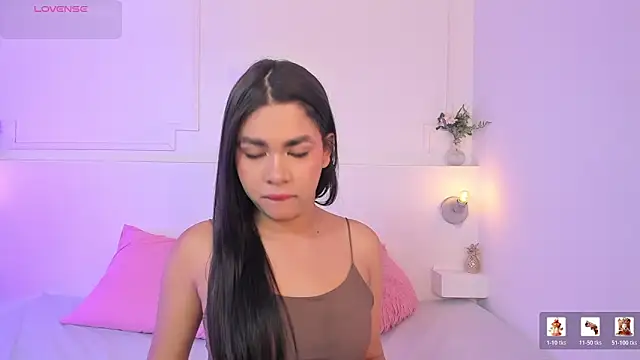 Snapshot of TianaGlow44 chatting on February 17, 2026, 10:56 am TianaGlow44 online show from February 17, 2026, 10:56 am