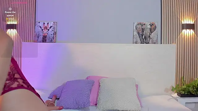 Snapshot of TianaGlow44 chatting on February 20, 2026, 11:11 am TianaGlow44 online show from February 20, 2026, 11:11 am