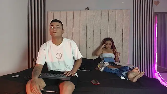 Snapshot of dante_and_kiara chatting on November 6, 2025, 9:05 pm dante and kiara online show from November 6, 2025, 9:05 pm