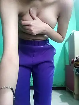 Hornyme18 online show from December 1, 2025, 5:56 am