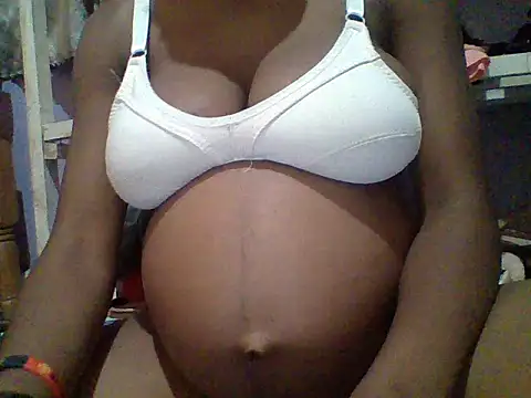 Snapshot of Jasmine_fun586 chatting on October 8, 2025, 7:17 am Jasmine fun586 online show from October 8, 2025, 7:17 am