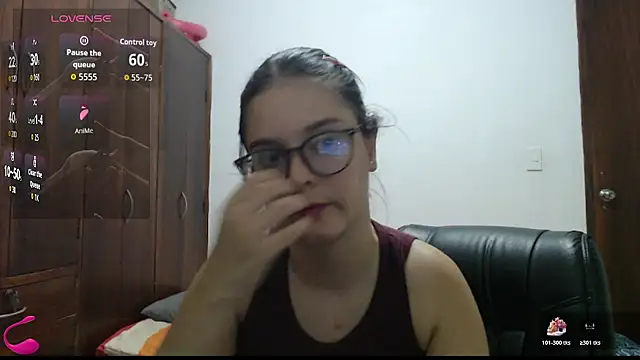 CarlaLorez online show from July 29, 2026, 9:13 pm