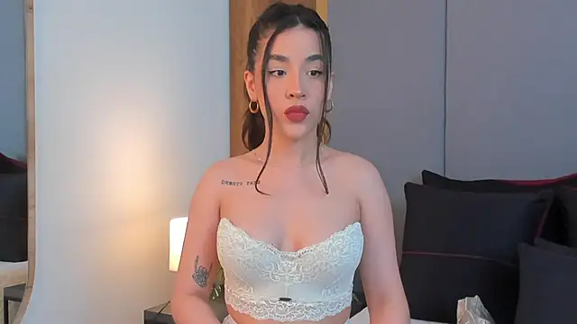 AryBlair online show from November 15, 2025, 1:25 am