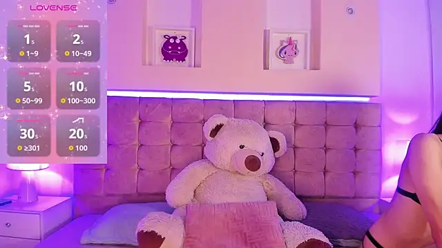 Snapshot of Naya_Velvet chatting on November 13, 2025, 8:41 pm Naya Velvet online show from November 13, 2025, 8:41 pm