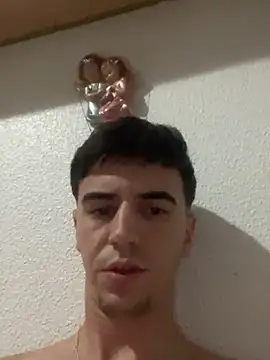 Snapshot of suarezz_ chatting on October 6, 2025, 10:18 pm suarezz online show from October 6, 2025, 10:18 pm