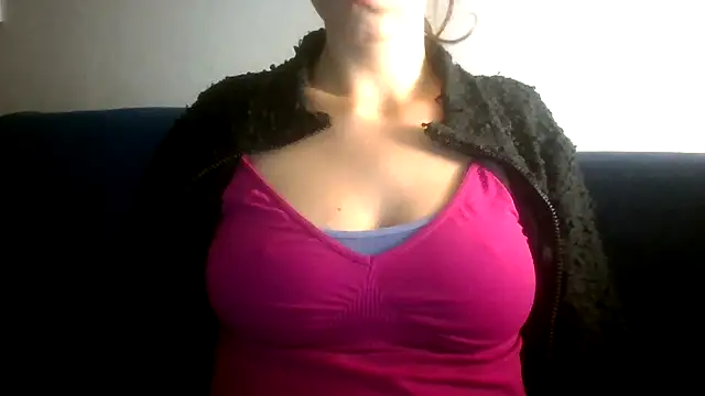 Snapshot of SuperValentina chatting on October 15, 2025, 10:54 pm SuperValentina online show from October 15, 2025, 10:54 pm