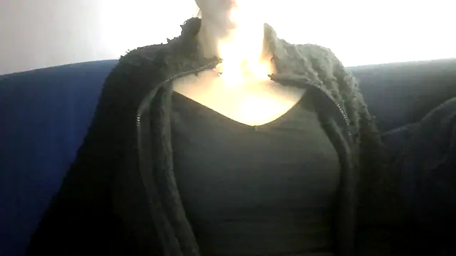 Snapshot of SuperValentina chatting on October 16, 2025, 11:06 pm SuperValentina online show from October 16, 2025, 11:06 pm