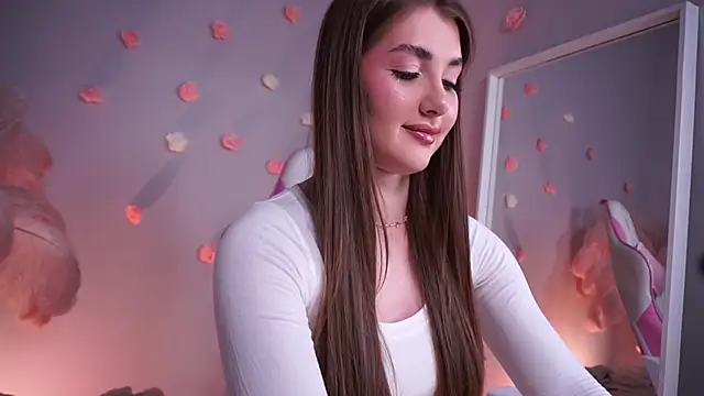 LureOfEva online show from April 3, 2026, 8:40 pm