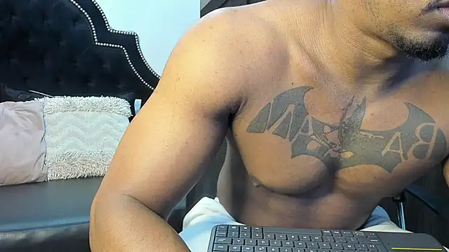 Snapshot of DenzelRios chatting on October 30, 2025, 8:53 pm DenzelRios online show from October 30, 2025, 8:53 pm