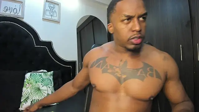 Snapshot of DenzelRios chatting on November 1, 2025, 7:49 pm DenzelRios online show from November 1, 2025, 7:49 pm