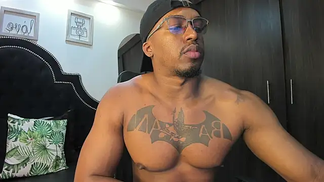 Snapshot of DenzelRios chatting on November 8, 2025, 7:23 pm DenzelRios online show from November 8, 2025, 7:23 pm